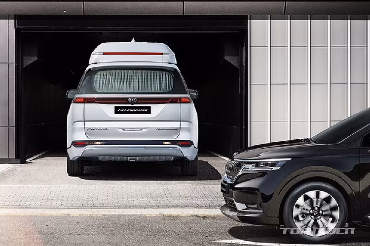 Nguồn cung cấp sức mạnh cho Kia Sedona Hi Limousine 2021 tại thị trường Hàn Quốc là động cơ xăng Smartstream G3.5 GDI V6, tạo ra công suất tối đa 290 mã lực và mô-men xoắn cực đại 355 Nm. Theo hãng Kia, động cơ này tiêu thụ lượng xăng trung bình là 8,7 km/lít (khoảng 11,4 lít/100 km) ở phiên bản 9 chỗ.