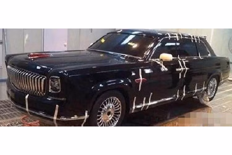 Được thành lập từ năm 1958, thương hiệu xe sang Hồng Kỳ được xem là lâu đời nhất của Trung Quốc. Đồng thời, Hồng Kỳ cũng được coi là thương hiệu "ôtô nguyên thủ" vì chuyên phục vụ các nhà lãnh đạo cấp cao của Trung Quốc, cho đến tận ngày nay.