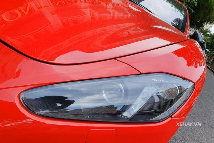 Đó là một mức giá khá cao, tuy nhiên cả thiết kế ngoại thất, nội thất cũng như sức mạnh của xe hoàn toàn xứng đáng với "đồng tiền" mà khách hàng bỏ ra.