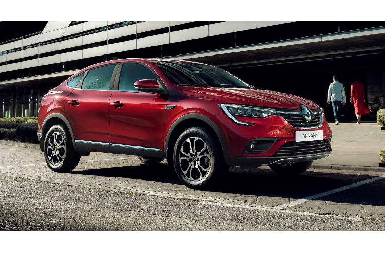 Nội thất Arkana sử dụng màn hình 8 inch tích hợp hệ thống đa phương tiện Renault Easy Link và hỗ trợ kết nối Android Auto, Apple CarPlay và Yandex Auto đi cùng với hệ thống âm thanh từ Bose. Các tính năng khác bao gồm vô lăng/ghế trước có sưởi và lựa chọn 08 màu đèn trang trí nội thất,…