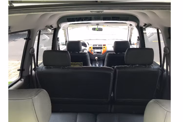 Hiện tại, chiếc Toyota Zace Surf đang được rao bán này đã lăn bánh khoảng 129.000 km trong khoảng thời gian 15 năm sử dụng. Xe có mức giá “thách cưới” 290 triệu đồng. Tham khảo trên các sàn xe cũ, mức giá 290 triệu này này tương đương với các mẫu Zace cùng đời hiện nay đang được rao bán.