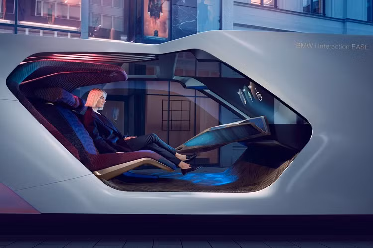 Mẫu xe tương lai BMW i Interaction EASE mang diện mạo vô cùng thú vị, tương lai hóa. Không gian cho hành khách bên trong giống như một phòng chờ VIP