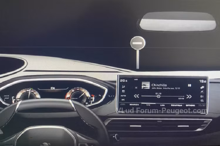 Bên trong, bảng điều khiển i-cockpit cũng được nâng cấp. Peugeot 3008 facelift 2021 sở hữu màn hình giải trí lớn hơn đời xe trước.
