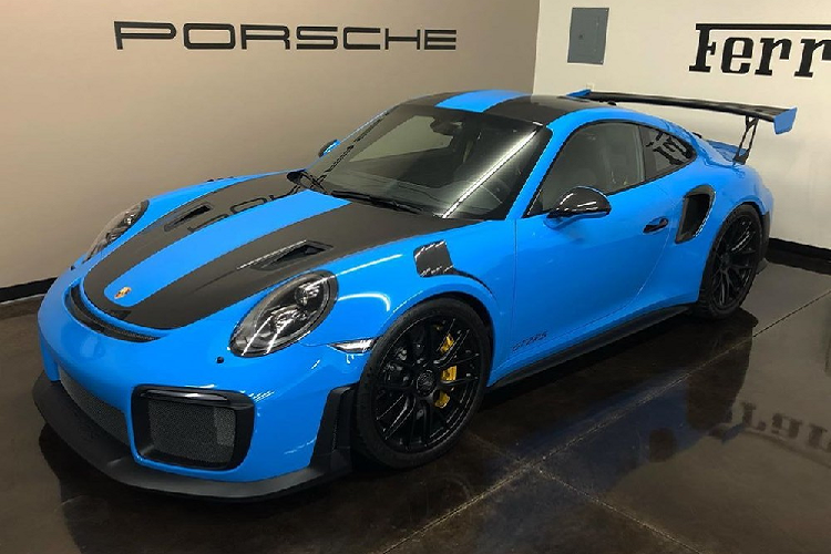 Trên tài khoản Instagram cá nhân của nhà sưu tập này, có thể thấy sự xuất hiện của nhiều chiếc xe khác nhau do các thương hiệu Nhật Bản, Mỹ cũng như châu Âu sản xuất. Trao đổi với phóng viên The Drive, nhà sưu tập này tiết lộ đã chọn một số chiếc xe để bán. 100% số tiền thu về sẽ được dùng để quyên góp cho những gia đình và doanh nghiệp địa phương bị ảnh hưởng nặng nhất vì đại dịch Covid-19.