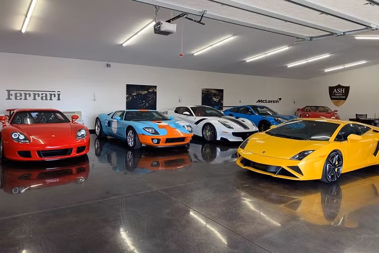 Không chỉ ảnh hưởng đến sức khỏe cộng đồng, đại dịch Covid-19 còn đe dọa đời sống của hàng triệu người dân Mỹ. Kinh tế gặp khó khăn, các công ty sa thải nhân viên hàng loạt khiến nhiều người bị giảm hoặc mất hoàn toàn thu nhập.