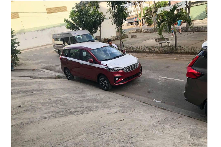 Suzuki Ertiga 2020 được trang bị an toàn như cũ gồm phanh ABS, phân bổ lực phanh EBD, hai túi khí, ghế trẻ em ISOFIX, camera lùi