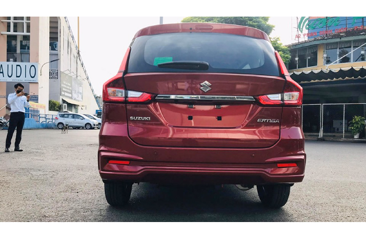 So với động cơ 1.4L ở đời trước, động cơ mới mạnh hơn (1.4L cũ mạnh 98 mã lực). Suzuki cho biết động cơ mới có thân máy nhẹ và ít rung hơn. Sức mạnh được truyền xuống cầu trước (FWD) thông qua hộp số tự động 4 cấp (GLS) và sàn 5 cấp (GL).