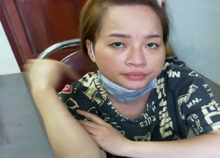 Bat qua tang 2 doi nam nu mua ban dam trong quan ca phe-Hinh-2