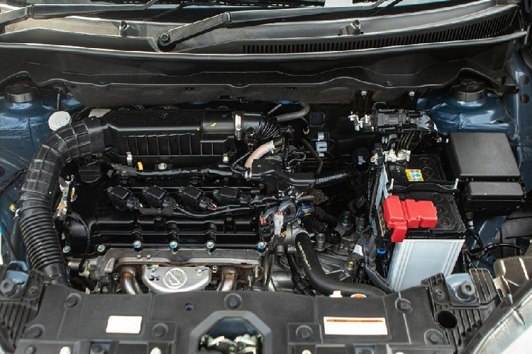 Một số trang bị tiêu chuẩn của xe có thể kể tới như hệ thống ABS, EBD, hệ thống cân bằng điện tử, hệ thống hỗ trợ khởi hành ngang dốc, hệ thống cảnh báo tốc độ, camera lùi và 2 túi khí phía trước. Giá xe Suzuki XL7 mới hiện chưa được công bố chính thức.