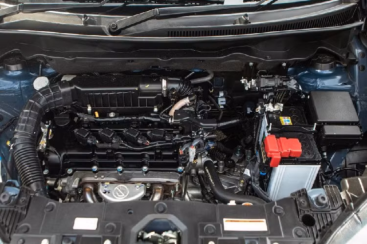 Một số trang bị tiêu chuẩn của xe có thể kể tới như hệ thống ABS, EBD, hệ thống cân bằng điện tử, hệ thống hỗ trợ khởi hành ngang dốc, hệ thống cảnh báo tốc độ, camera lùi và 2 túi khí phía trước. Giá xe Suzuki XL7 mới hiện chưa được công bố chính thức.