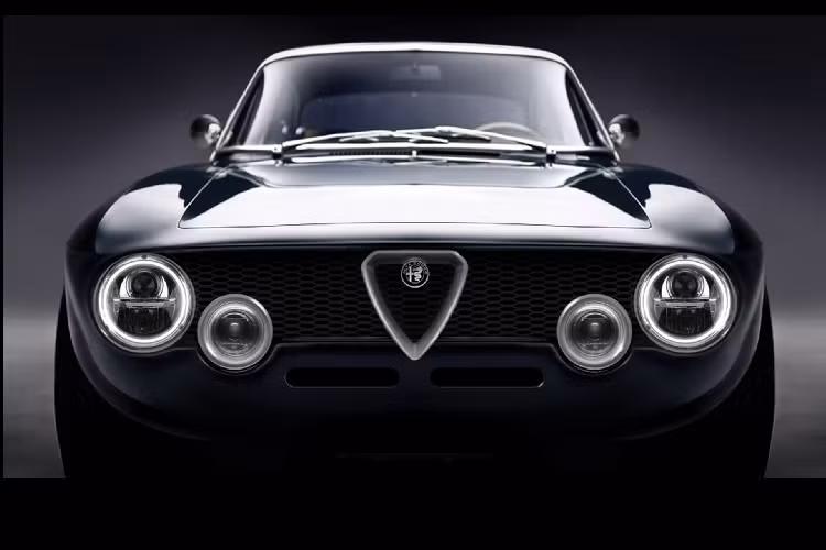 Để chạy đua trong cuộc cách mạng điện khí hoá ôtô, trong khi một số hãng xe đang dần dần cho ra mắt các mẫu xe điện hiện đại mới của mình. Thì đâu đó vẫn có một số hãng độ sử dụng nền tảng của những mẫu xe khác để biến chúng trở thành những siêu xe điện mạnh mẽ. Chiếc xe Alfa Romeo Giulia cổ này là một ví dụ điển hình.