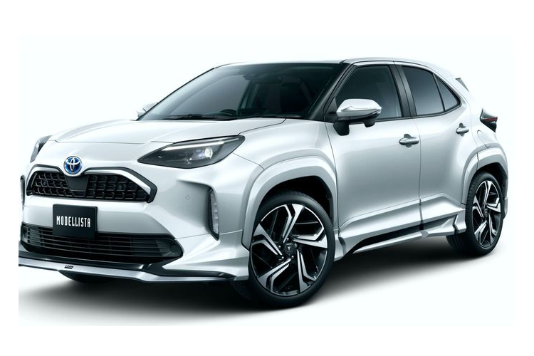 Chưa hết, các bộ phận GR bổ sung cho Yaris Cross cũng gồm mâm xe 18 inch màu đen bóng, bộ bảo vệ tay nắm cửa, bộ ổn định cửa, tấm che nắng, khung biển số carbon và thảm khoang hành lý.