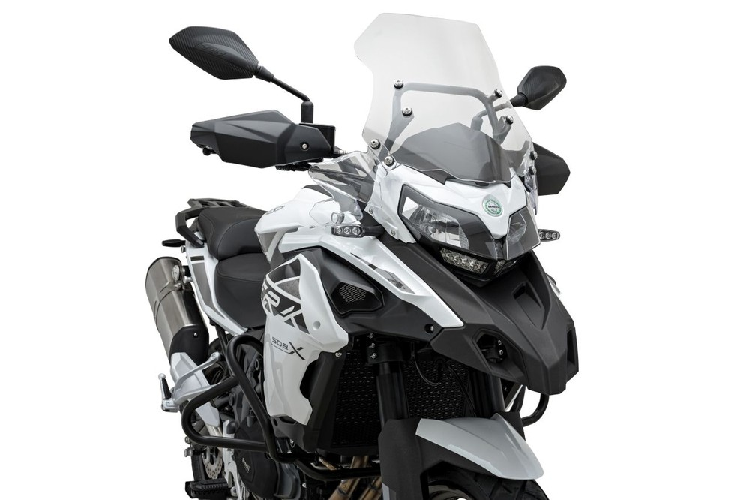 Hiện tại, giá xe Benelli TRK 502 và TRK 502X tại thị trường Ấn Độ đang lần lượt ở mức 510.000 và 550.000 Rupee (tương đương 158 và 170 triệu đồng). Tuy nhiên với các nâng cấp mới thì rất có thể giá thành của TRK 502 và 502X 2020 sẽ tăng thêm đôi chút.