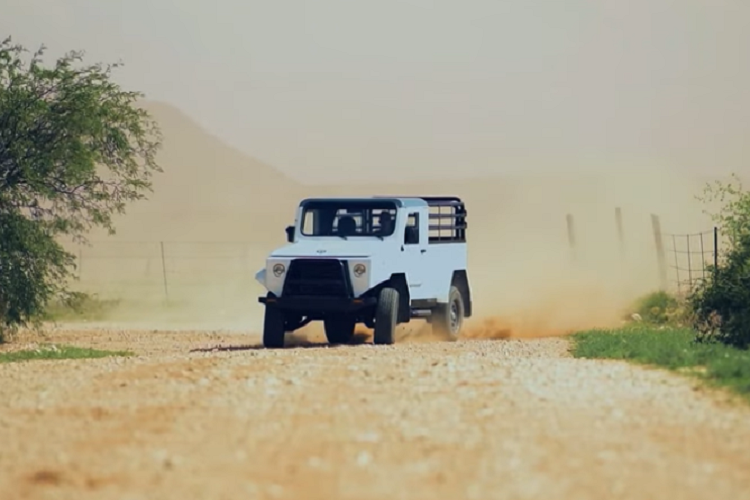 Để đáp ứng nhu cầu trên, chiếc xe bán tải vuông thành góc cạnh này có trang bị một khối động cơ dầu tăng áp dung tích 2.8 lít từ Cummins sản sinh 160 mã lực và 360 Nm mô-men xoắn cực đại, thấp hơn một chút so với một số mẫu xe bán tải Nam Phi khác, nhưng nhà sản xuất có kế hoạch cung cấp một tùy chọn động cơ đặc biệt nữa. Phối hợp với động cơ là hệ dẫn đồng cầu sau hoặc AWD, một hộp số ISF 5 cấp và một bộ vi sai Dana.