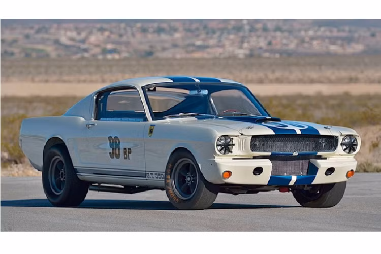 Kỷ lục này biến Shelby GT350R thành chiếc Ford Mustang đắt nhất thế giới.