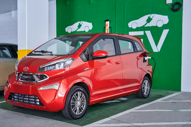 Kandi America là công ty con của Kandi Technologies Group - tập đoàn sản xuất xe điện và các thiết bị phụ trợ của Trung Quốc. Kandi K27 2020 mới và K23 sẽ có buổi ra mắt chính thức tại Texas, trước khi được bán ra vào cuối năm nay.