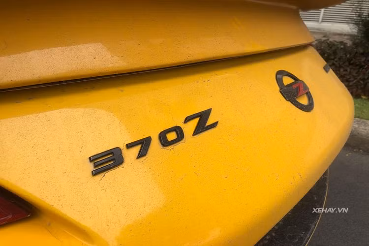 Nissan 370Z được trang bị các tính năng an toàn gồm: Hệ thống an toàn gồm chống bó cứng phanh ABS, cân bằng điện tử VDC, phân bổ lực phanh điện tử EBD.