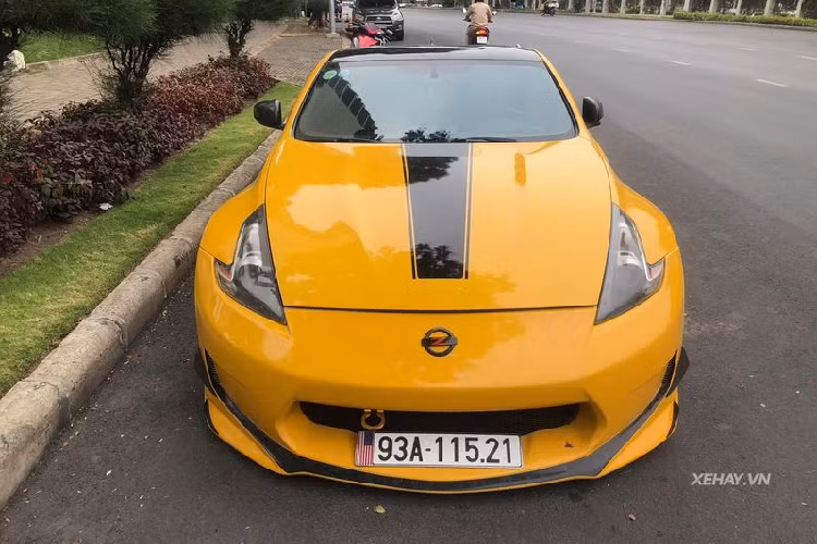 Ra mắt lần đầu tiên vào năm 2008, 370Z đã nhận được quan tâm đông đảo từ công chúng và dân mê tốc độ. Đến năm 2009, Nissan lần lượt tung ra các phiên bản 370Z khác nhau, bao gồm: Coupe, Roadster, NISMO và một số phiên bản đặc biệt như 370Z Nurburgring, Black Edition…để đáp ứng yêu cầu từ phía người sử dụng.