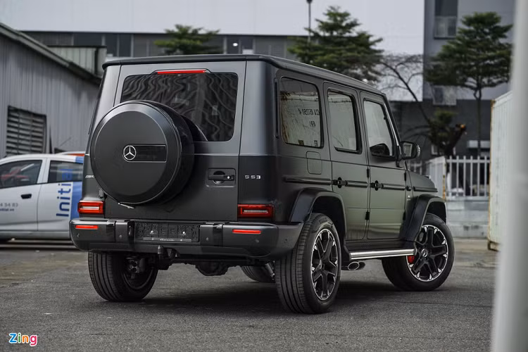 Vốn là "ông vua off-road", mẫu SUV hạng sang Mercedes-AMG G 63 nguyên bản vẫn chưa làm hài lòng những khách hàng đam mê chinh phục địa hình thực thụ. Và đó là lý do hãng xe Đức giới thiệu gói nâng cấp Trail Package cho đời xe 2020.
