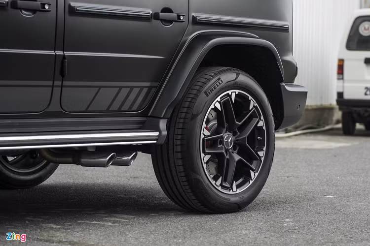 Một số nâng cấp khác của gói này bao gồm bộ bảo vệ gầm xe, thảm sàn cao su mới và chắn bùn phía sau mới.