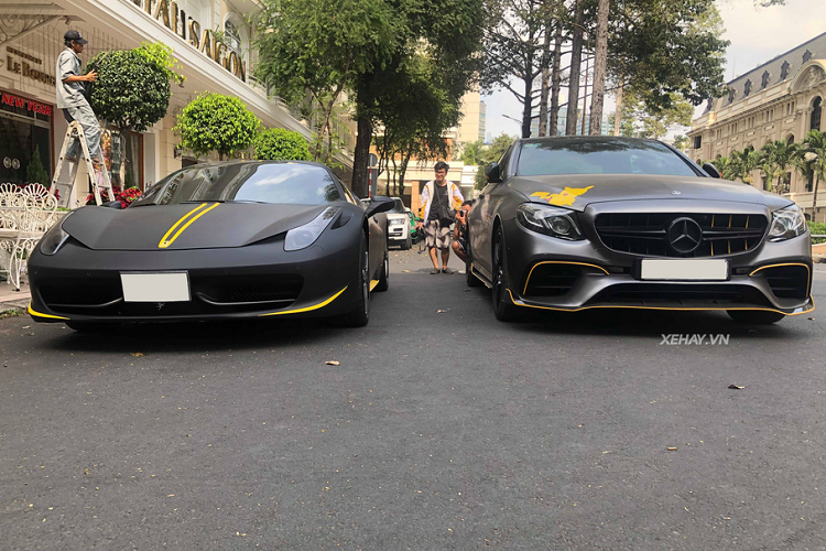 Siêu phẩm Ferrari 458 Spider trong bài viết có nước sơn nguyên bản là màu trắng, về nước hồi tháng 7/2019 và được cho là thuộc sở hữu của một nữ hot girl tại Sài Thành. Tuy về nước đã một thời gian nhưng "siêu ngựa" nước Ý lại rất hiếm khi xuất hiện trên đường phố cùng chủ nhân.