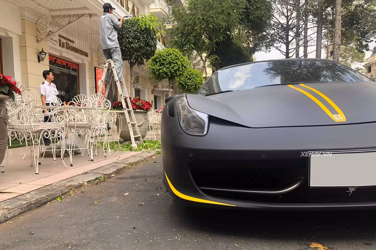 Về truyền động, Ferrari 458 Spider sở hữu khối động cơ V8 4.5L cho ra công suất tối đa 562 mã lực và 540 Nm mô-men xoắn.