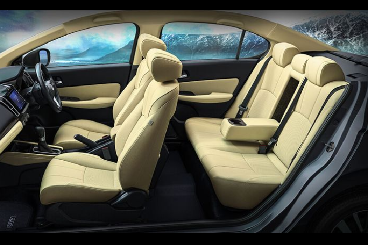 Về ngoại hình, thiết kế tổng thể của Honda City 2020 tại Ấn Độ gần như không có điểm khác biệt so với phiên bản từng ra mắt thị trường Thái Lan, ngoại trừ việc kích thước của xe đã được điều chỉnh.