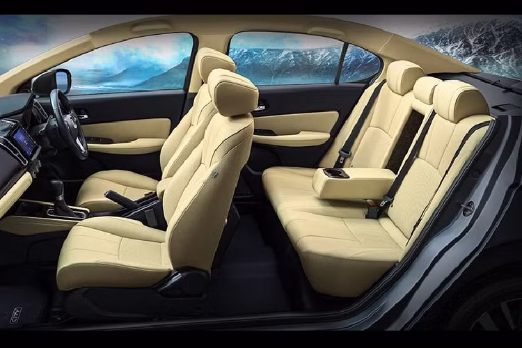 Về ngoại hình, thiết kế tổng thể của Honda City 2020 tại Ấn Độ gần như không có điểm khác biệt so với phiên bản từng ra mắt thị trường Thái Lan, ngoại trừ việc kích thước của xe đã được điều chỉnh.