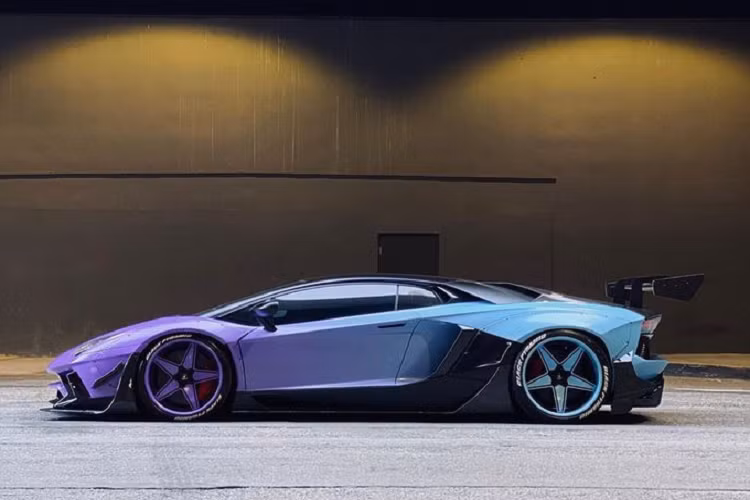 Nhưng nếu một ngày cần bán lại chiếc SV, chỉ riêng khâu đưa siêu bò này trở lại trạng thái nguyên bản có lẽ cũng sẽ tốn của Brown một khoản kha khá.