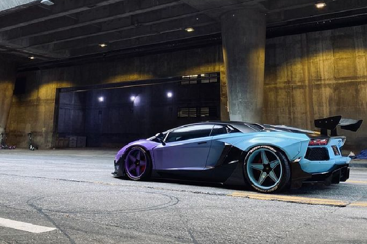 Chắc hẳn phiên bản này, giống như trước đây, sẽ nhận được nhiều ý kiến trái chiều từ các fan hâm mộ. Tuy nhiên với những người giàu có như ngôi sao ca nhạc nước Mỹ, việc độ một mẫu siêu xe theo ý thích của mình có lẽ chẳng phải một điều khó khăn.