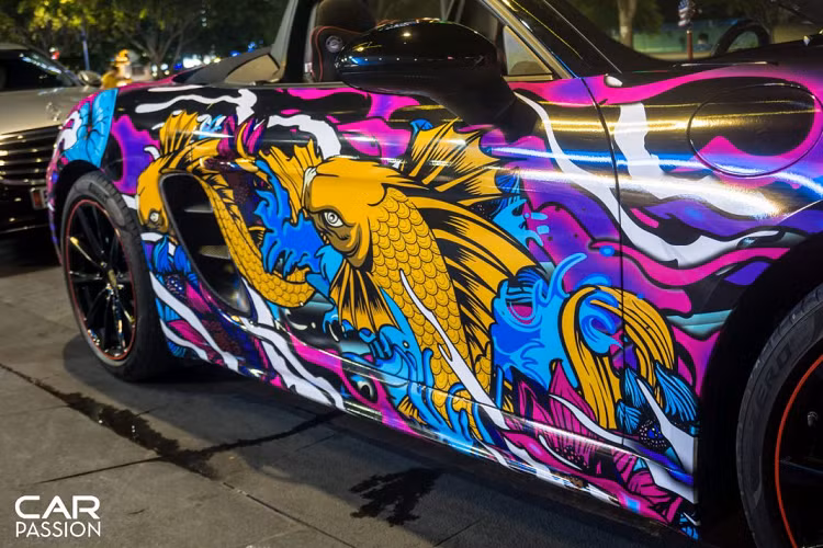 So với thế hệ tiền nhiệm Boxster, phiên bản 718 Boxster sở hữu thiết kế mang tính đột phá cùng cảm giác lái đậm chất thể thao, chính hai điều này đã mang đến sự thành công cho 718 Boxster tại thị trường trong nước. Mẫu xe thể thao mui trần này liên tục được mang về nước theo các đơn đặt hàng, giúp cho số lượng 718 Boxster ngày một tăng.