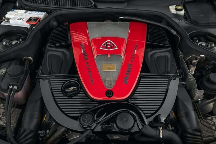 Như vậy, so với lúc còn mới, chiếc Maybach 57S độ Brabus này rẻ hơn khoảng một nửa. Vào thời điểm năm 2006, chiếc xe tương tự có giá lên đến 504.804 Euro (563.600 USD hay 12,89 tỷ đồng). Tuy nhiên, chiếc xe siêu sang đã 14 tuổi này lại đắt hơn cả Mercedes-Maybach S650 "đập hộp" có giá 202.550 USD (khoảng 4,69 tỷ đồng).