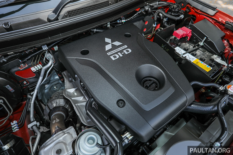 Triton Adventure X được trang bị hệ thống động cơ tăng áp diesel MIVEC VGT 2.4L, sản sinh công suất 179 mã lực và mô-men xoắn 430 Nm. Đi kèm với động cơ là hộp số tự động 6 cấp và hệ dẫn động 4 bánh.