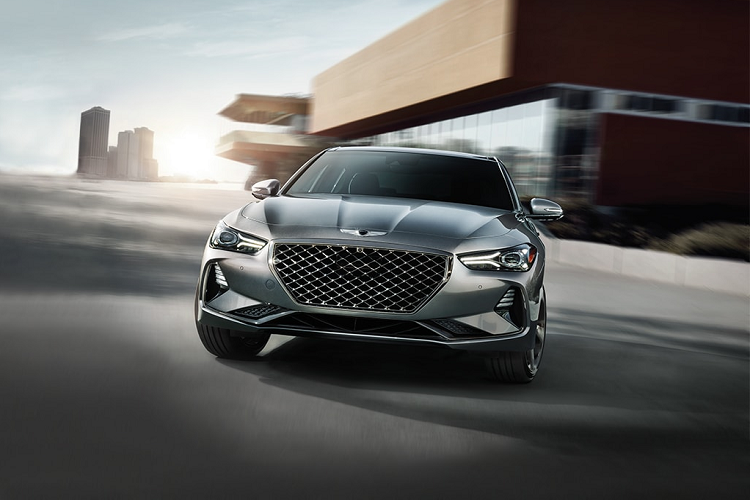 Chia sẻ về G70 2021, người phát ngôn của Genesis cho biết: "Genesis G70 mới sẽ thu hút khách hàng với thiết kế năng động và những cải tiến mới nhất về an toàn và sự sang trọng. Chi tiết về các thông số kỹ thuật của G70 2021 sẽ được tiết lộ vào tháng tới."
