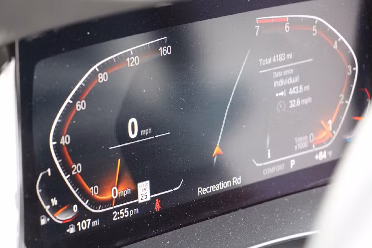 Tại Việt Nam, sau khi được bán ra BMW Z4 thế hệ mới sẽ cạnh tranh trực tiếp với đối thủ phân phối chính hãng – Porsche Boxster 718, hay các mẫu xe nhập khẩu khác như Audi TT Roadster hay Mercedes-Benz SLC.