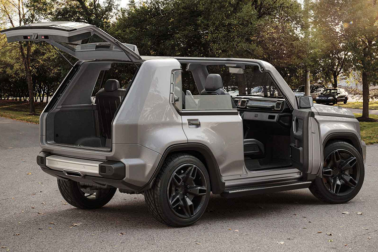 G-Niva 2020 hoàn toàn mới được Isaev thiết kế dựa trên kích thước của Lada 4x4 tiêu chuẩn. Nghĩa là trục cơ sở của chiếc xe nhỏ hơn so với một chiếc Mercedes G-Class thông thường. Do đó, độ thực dụng của mẫu xe này sẽ không bằng G-Class tuy nhiên nhờ trục cơ sở ngắn, khả năng vượt địa hình của nó sẽ được cải thiện hơn.