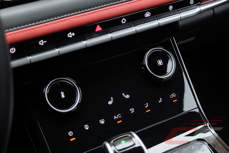 Cách bố trí màn hình giống xe Land Rover của Chery Tiggo 7 Pro cũng không phải là ngẫu nhiên. Hiện Land Rover đang là đối tác của thương hiệu Chery tại thị trường Trung Quốc.