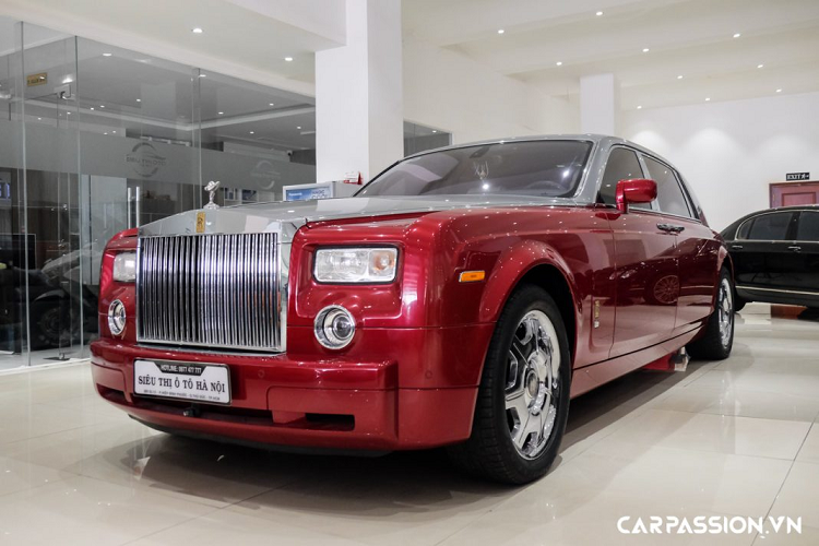 Trên thị trường xe đã qua sử dụng, những mẫu xe Rolls-Royce luôn là thỏi nam châm thu hút rất nhiều sự quan tâm của người dùng. Bộ đôi xe siêu sang Rolls-Royce Phantom EWB và Ghost EWB xuất hiện trong bài viết cũng không phải ngoại lệ, tuy là xe đã qua sử dụng nhưng bộ đôi này vẫn có tổng giá trị lên đến hơn 20 tỷ đồng.