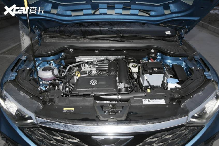 Nó có kích thước dài 4.624 mm, rộng 1.841 mm, và cao 1.644, với trục cơ sở 2.730 mm. VS7 trang bị một động cơ tăng áp dung tích 1.4 lít sản sinh 150 mã lực và 250 Nm mô-men xoắn cực đại, kết hợp cùng một hộp số sàn 6 cấp hoặc tự động 6 cấp. Đây là một động cơ rất “già đời”, đã được sử dụng trong vô số mẫu xe Volkswagen Trung Quốc gần 10 năm nay.