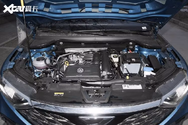 Nó có kích thước dài 4.624 mm, rộng 1.841 mm, và cao 1.644, với trục cơ sở 2.730 mm. VS7 trang bị một động cơ tăng áp dung tích 1.4 lít sản sinh 150 mã lực và 250 Nm mô-men xoắn cực đại, kết hợp cùng một hộp số sàn 6 cấp hoặc tự động 6 cấp. Đây là một động cơ rất “già đời”, đã được sử dụng trong vô số mẫu xe Volkswagen Trung Quốc gần 10 năm nay.