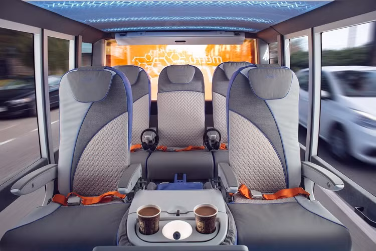 Gốc rễ của xe MetroSnap tương lai là khung gầm ván trượt trang bị một mô tơ điện gắn phía sau mà cho phép đạt tốc độ tối đa 85 km/h. Đây không phải là một tốc quá nhanh, nhưng mẫu concept này vốn được thiết kế cho ứng dụng đô thị nơi speed không phải là vấn đề quan trọng nhất.