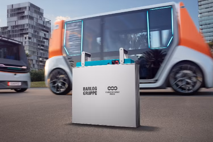 Các hàng ghế của xe đều được bọc vải dệt kim và có thể gập xuống để tạo thêm không gian chứa hành lý. Kén hành khách của MetroSnap có trang bị những màn hình công nghệ cao