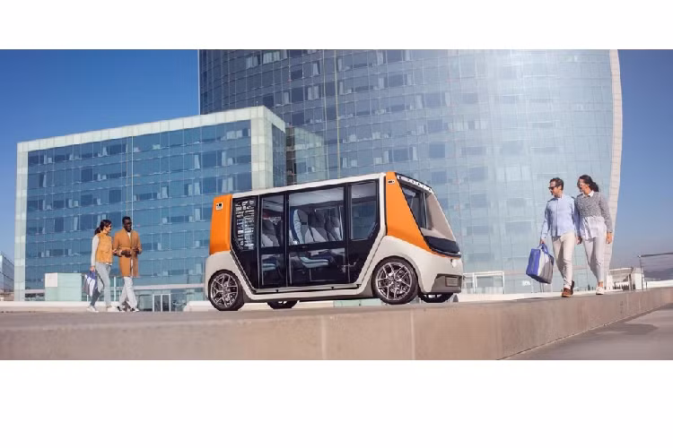 RinSpeed, công ty từng nổi tiếng nhờ chế tạo một mẫu xe biết lặn dưới nước, mới đây đã hé lộ một mẫu concept mới mang tên MetroSnap trước khi ra mắt công tại triển lãm công nghệ CES 2020. Theo sau bước chân của hai mẫu concept Snap và microSnap trước đó, xe tự lái MetroSnap là một “hệ thống di chuyển mô-dun” có một khung gầm ván trượt cũng như kén hành khách và hàng hóa.