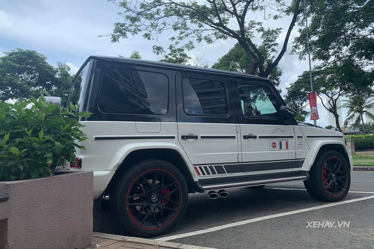 Theo tìm hiểu, siêu phẩm Mercedes-AMG G63 Edition-1 của Minh nhựa là chiếc G63 Edition-1 thứ 2 tại Việt Nam và được đưa về nước theo dạng nhập khẩu tư nhân. Thực tế, đây là phiên bản đặc biệt của biến thể Mercedes-AMG G63 và chúng chỉ được bán ra trong vòng 1 năm sau khi dòng xe này chính thức được sản xuất.