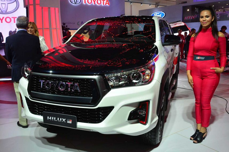 Cuối cùng, nhà độ cũng nâng cấp hệ thống treo trên chiếc xe. Giá xe Toyota GR Hilux và ngày bán ra chưa được công bố chính thức.