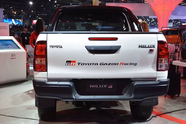 Theo thông tin từ trang Cars Guide (Úc), Toyota đã chia sẻ về GR Hilux như sau: "Giai đoạn hiện tại, chắc chắn chúng tôi chưa có kế hoạch giới thiệu GR Hilux.