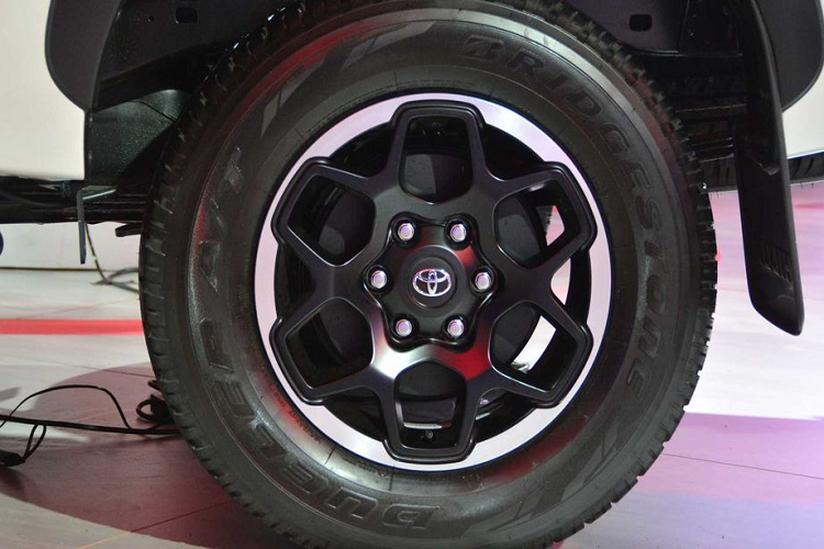 Tuy chưa có thông tin chính thức về thời điểm ra mắt của GR Hilux nhưng thế hệ tiếp theo của model này dự kiến sẽ xuất hiện vào năm 2023. Ngoài ra, tin đồn cũng xuất hiện về việc Toyota sẽ hợp nhất nền tảng của hai mẫu Hilux và Tacoma, và nếu điều đó trở thành sự thật, cơ hội cho chiếc xe tải “gồ ghề” này xuất hiện tại Bắc Mỹ sẽ rộng mở hơn.