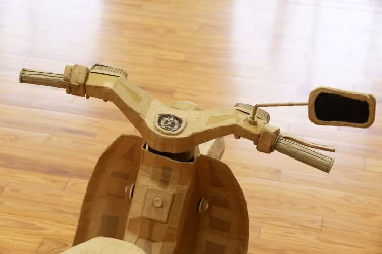 Dựa theo thông tin từ fanpage Super Cub Nhật Bản, chiếc xe bìa cừng này đã được chế tạo nhân dịp kỷ niệm 60 năm Super Cub, đồng nghĩa rằng nó đã ra đời từ năm 2018. Dù sao thì muộn cũng hơn không, biết đến sự tồn tại của một chiếc xe như thế này nhất định mang tới niềm vui cho nhiều fan hâm mộ quốc tế.