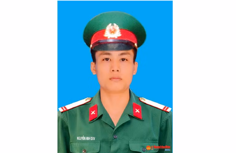 Trung sĩ, liệt sĩ Nguyễn Anh Duy (SN 2000), Chiến sĩ, Phòng Tham mưu - Kế hoạch. Quê quán: Hưng Tây, Hưng Nguyên, Nghệ An. Huân chương Bảo vệ Tổ quốc hạng Ba; Huy hiệu “Tuổi trẻ Dũng cảm”. Lễ an táng tổ chức vào hồi 13 giờ, ngày 23/10 tại Nghĩa trang dòng họ, xã Hưng Tây, huyện Hưng Nguyên, tỉnh Nghệ An.