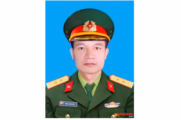 Trung tá, liệt sĩ Phạm Ngọc Quyết (SN 1977), Trợ lý Tổ chức Lao động Tiền lương, Phòng Tham mưu - Kế hoạch. Quê quán: Quảng Văn, Quảng Trạch, Quảng Bình. Huân chương Bảo vệ Tổ quốc hạng Nhì; Huy chương Chiến sỹ vẻ vang hạng Nhất, Nhì, Ba. Lễ an táng tổ chức vào ngày 22/10 tại Nghĩa trang Liệt sĩ Quốc gia Đường 9, tỉnh Quảng Trị.